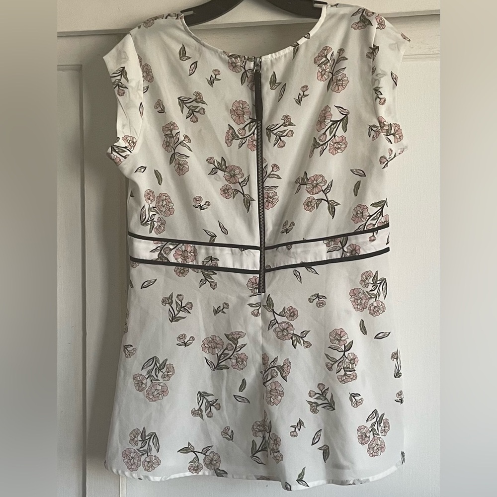 Motherhood Maternity Floral Top. Pre-Owned. - Picture 2 of 5